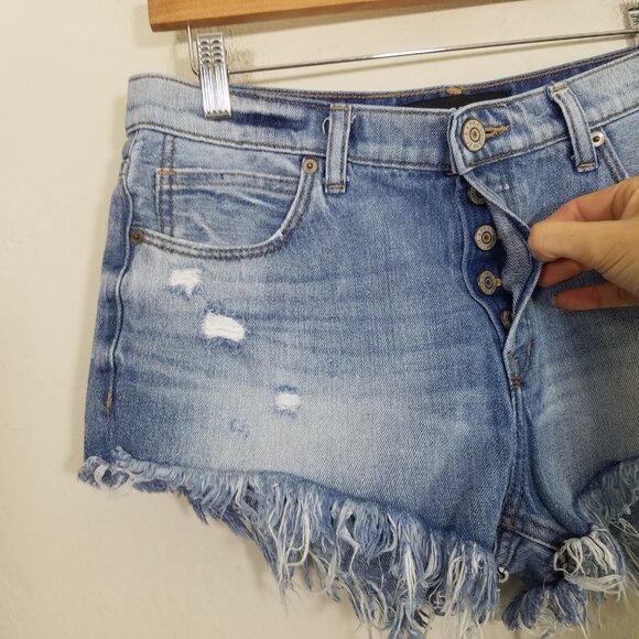 Express Button Fly Distressed Jean Shorts Blue Size 4 - Picture 2 of 5